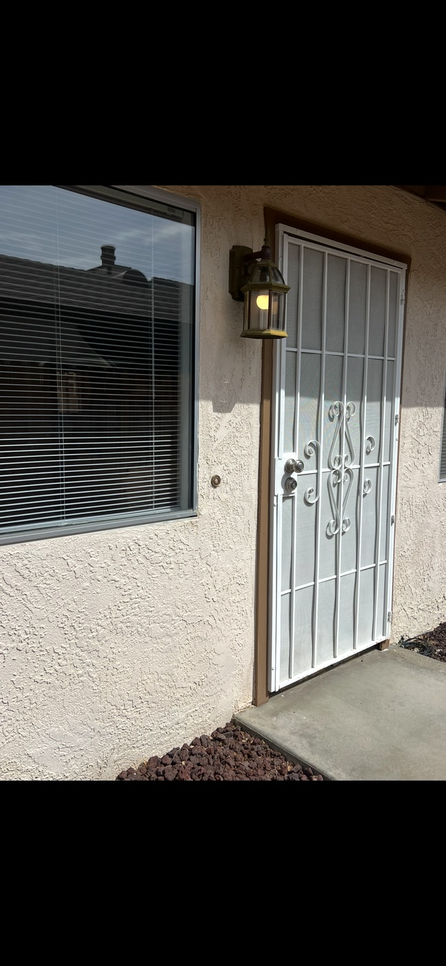 701 Commercial Ave, Unit A in Ridgecrest, CA - Building Photo - Building Photo