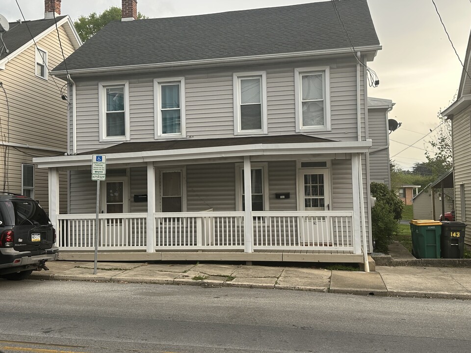 143 N Potomac St, Unit 143 in Waynesboro, PA - Building Photo
