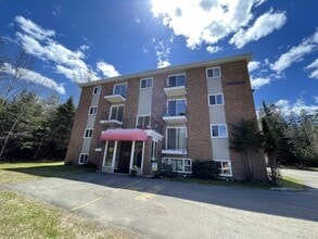 33 Dobbin St in Rothesay, NB - Building Photo - Building Photo