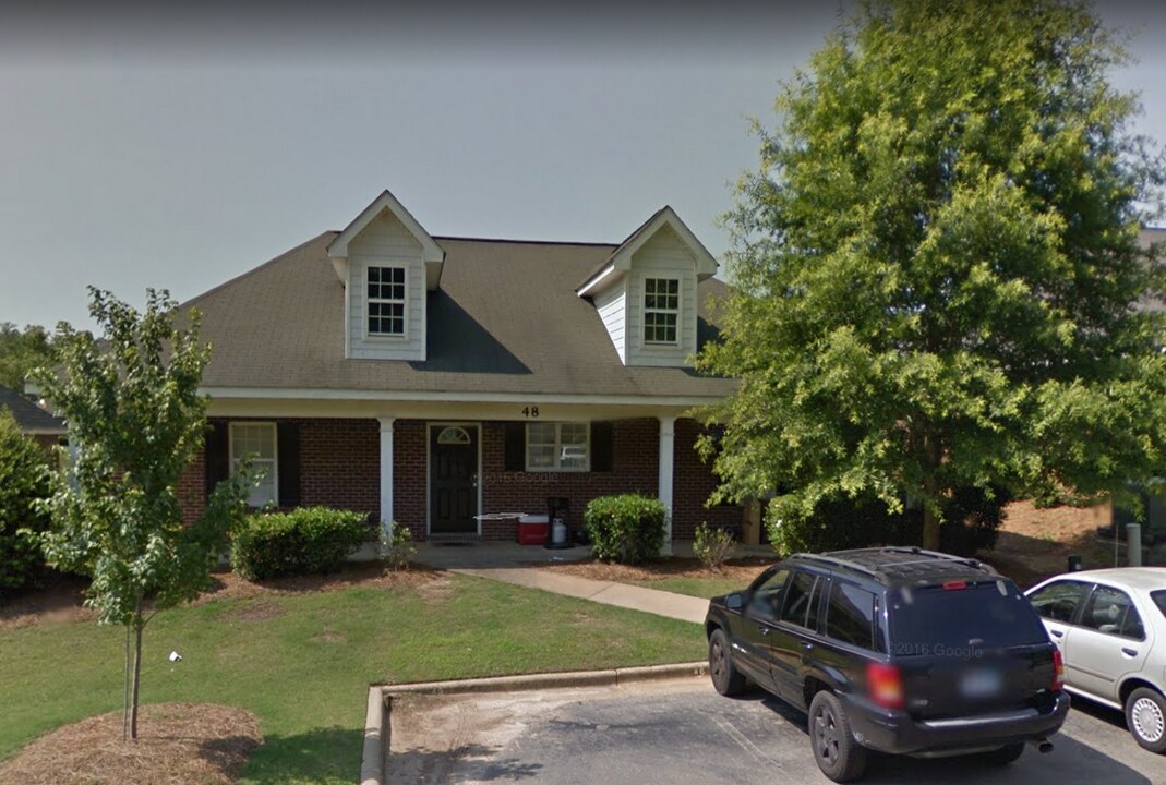 802 W Longleaf Dr, Unit 48, Unit Left Front in Auburn, AL - Foto de edificio