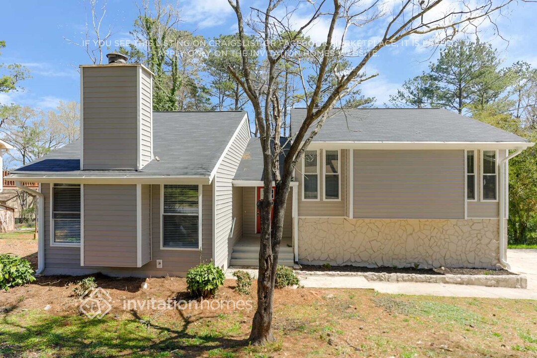 3366 Hollow Tree Dr in Decatur, GA - Building Photo