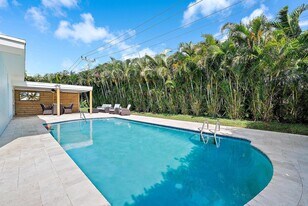 409 Lighthouse Dr in North Palm Beach, FL - Building Photo