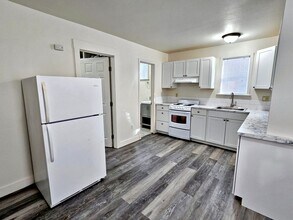 516 W Entiat Ave in Kennewick, WA - Building Photo - Building Photo