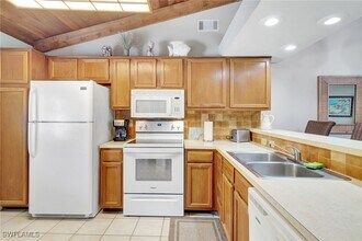 2972 Kings Lake Blvd in Naples, FL - Building Photo - Building Photo