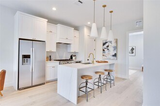 1937 E 38th 1/2 St in Austin, TX - Building Photo - Building Photo