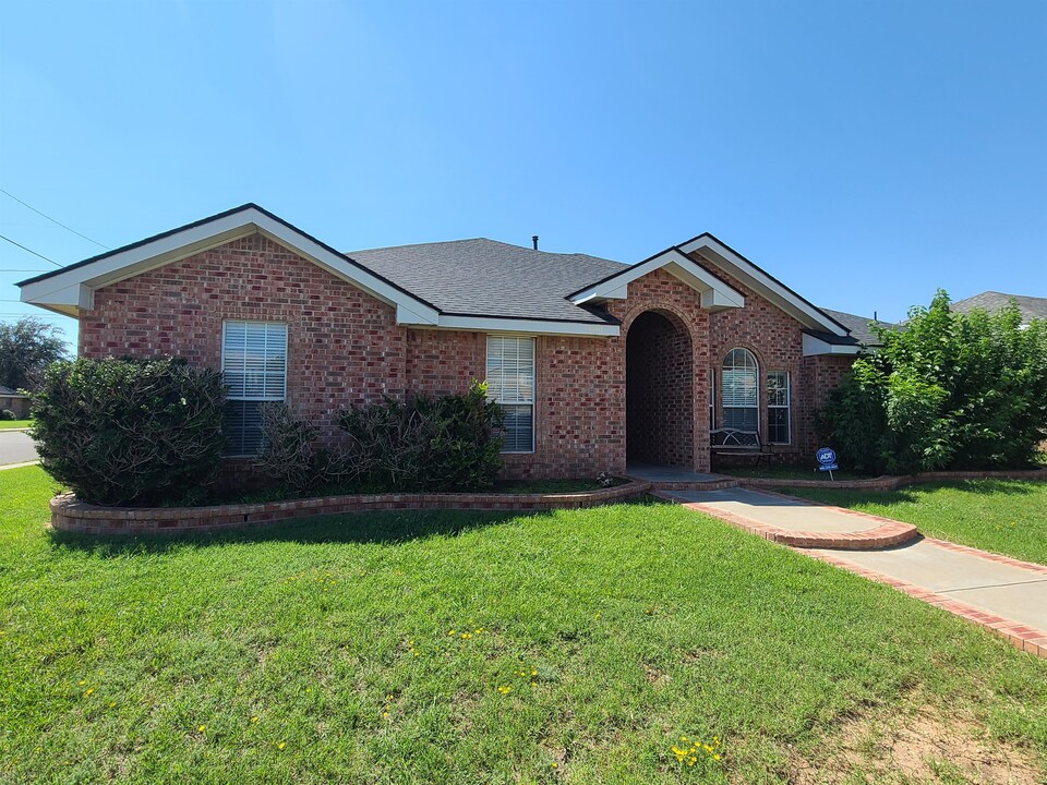 3401 Mark Ln in Midland, TX - Building Photo