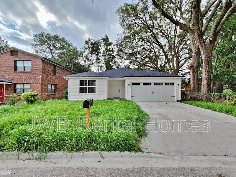 452 Malcross Ave in Jacksonville, FL - Building Photo