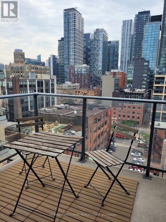 478-1478 King St W in Toronto, ON - Building Photo
