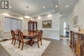 1103 John Laird Cir in Oakville, ON - Building Photo - Building Photo