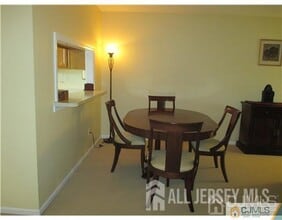 1406 Woodbridge Commons Way in Woodbridge Township, NJ - Building Photo - Building Photo