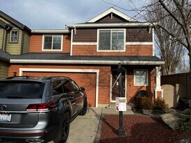 3301 NW 47th Dr in Camas, WA - Building Photo