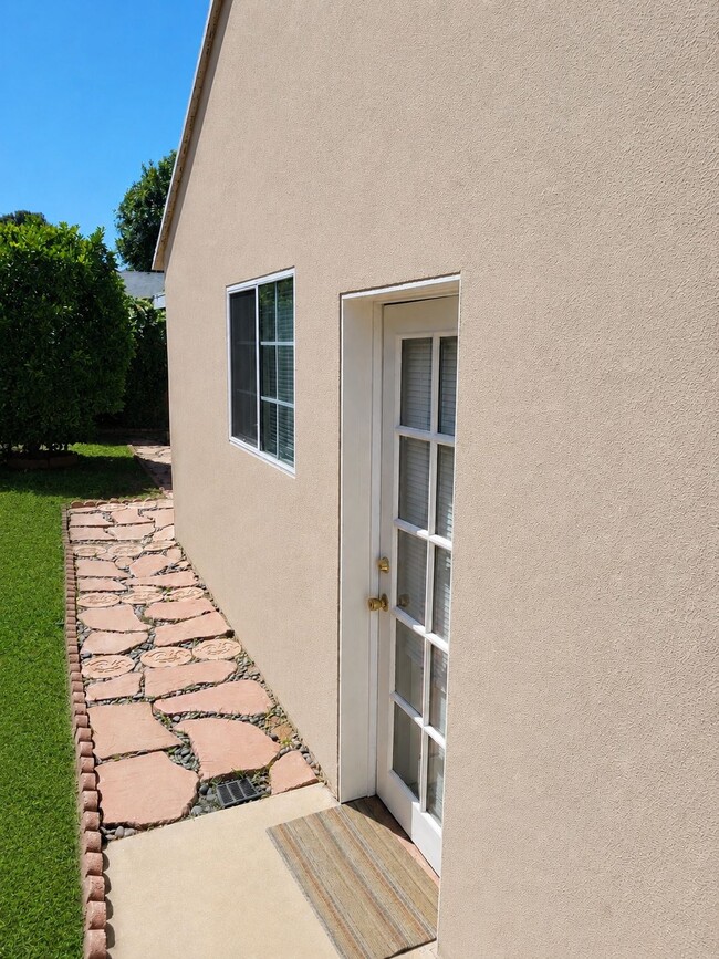 5725 Burnet Ave, Unit GH, Unit GH