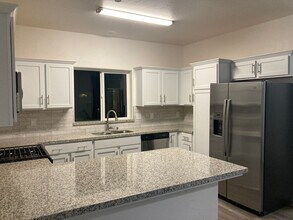 3928-3928 S Burke St in Visalia, CA - Building Photo - Building Photo