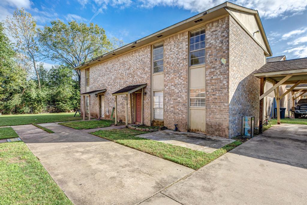 1918 Avenue B in Katy, TX - Building Photo