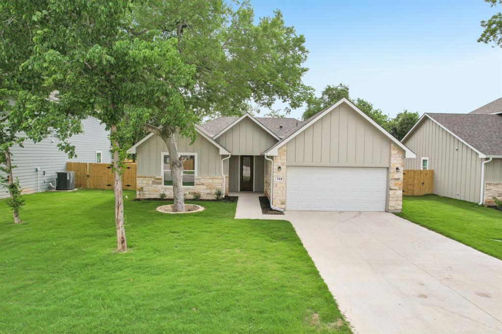 344 Webb St in Smithville, TX - Building Photo