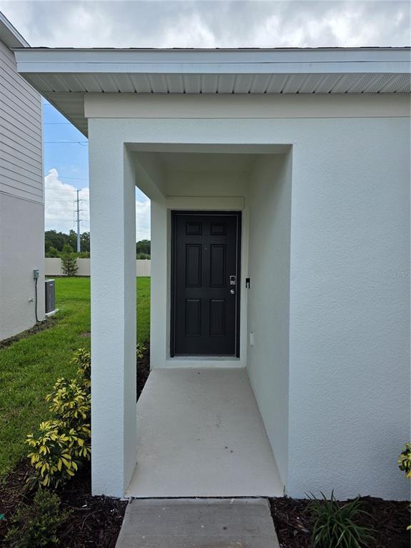 503 Wayland Dr in Haines City, FL - Foto de edificio - Building Photo