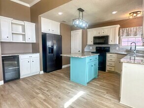 6720 10th St in Lubbock, TX - Building Photo - Building Photo