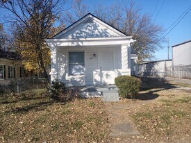 229 Hiawatha Ave in Louisville, KY - Building Photo