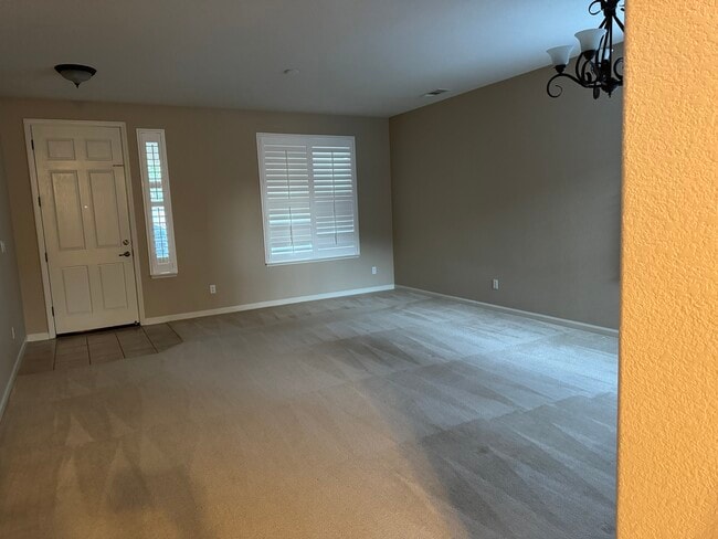 5019 Gold River Ct in Riverbank, CA - Foto de edificio - Building Photo