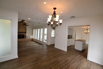 14314 Piping Rock Ln in Houston, TX - Building Photo - Building Photo