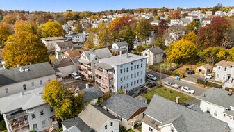14 Crown St in New Britain, CT - Building Photo
