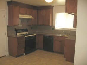 9001 Brydon Way in Sacramento, CA - Building Photo - Building Photo