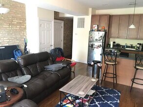 2836 N Albany Ave, Unit 3 in Chicago, IL - Building Photo - Building Photo