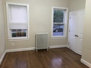 10 Greylock Rd, Unit 1 in Boston, MA - Building Photo - Building Photo