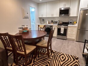 30 Barstow Rd in Great Neck, NY - Building Photo - Building Photo