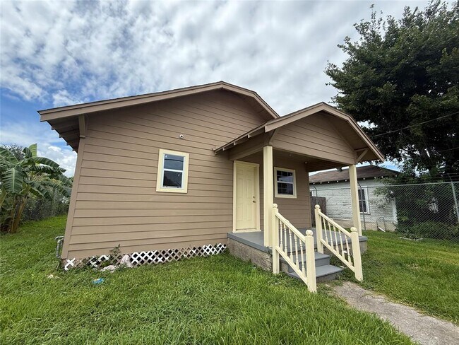 905 W Cavalcade St in Houston, TX - Building Photo - Building Photo