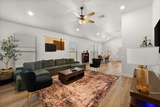 2141 Langford Ave in Lubbock, TX - Building Photo - Building Photo