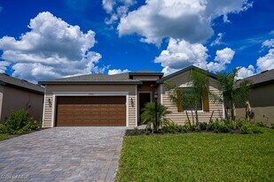 14984 Palamos Cir in Ft. Myers, FL - Building Photo