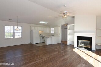 309 Bridgeton Ct in Wilmington, NC - Building Photo - Building Photo