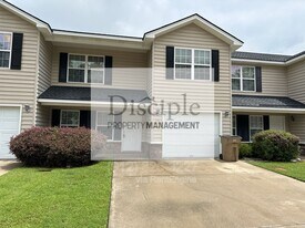 121 Aubrey Trail in Richmond Hill, GA - Building Photo
