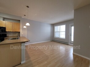 4245-4139 139 Ave NW in Edmonton, AB - Building Photo - Building Photo