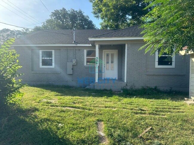 property at 3841 Holmes St