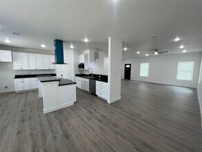 13314 Oak Ledge Dr in Houston, TX - Building Photo - Building Photo