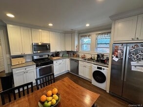 15 Juniper Rd in Port Washington, NY - Building Photo - Building Photo