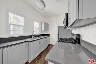 3209 Descanso Dr in Los Angeles, CA - Building Photo - Building Photo