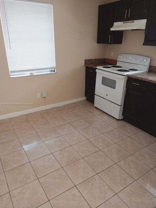 1200 AC Evans St in Riviera Beach, FL - Building Photo