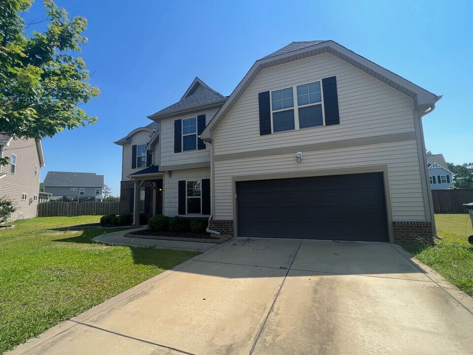 309 Otley Ct in Hope Mills, NC - Building Photo