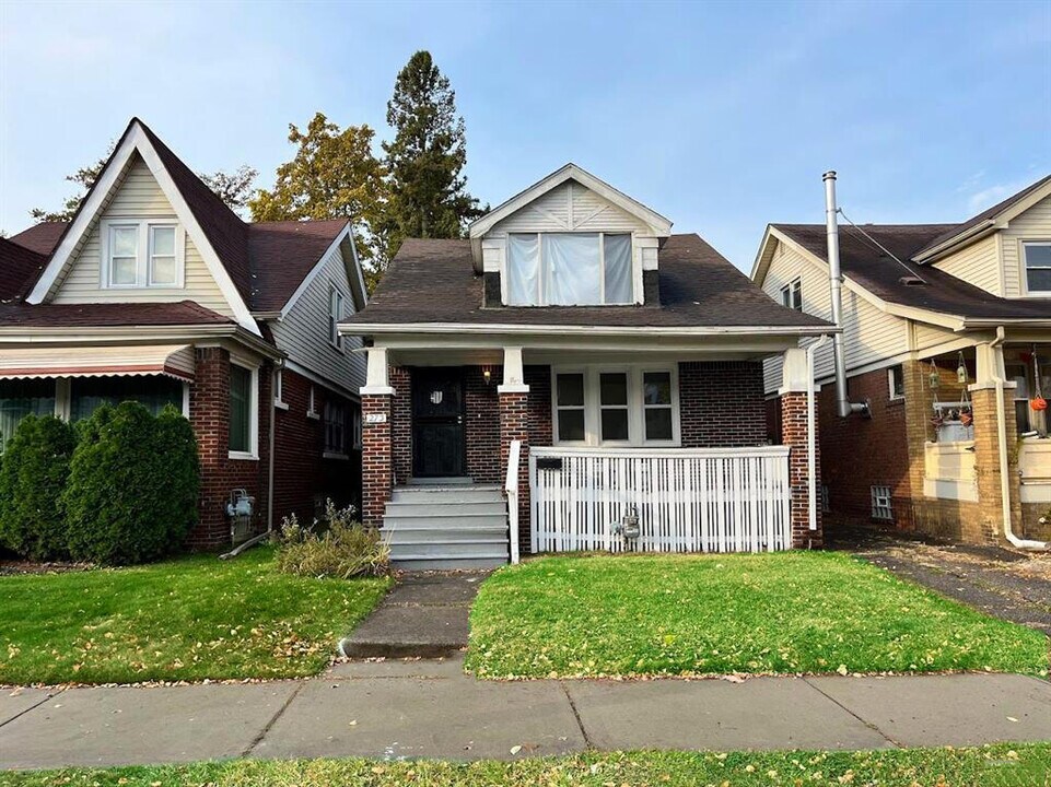 273 Eastlawn St in Detroit, MI - Building Photo