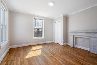 16 Hawthorne St, Unit 1 in Boston, MA - Building Photo - Building Photo