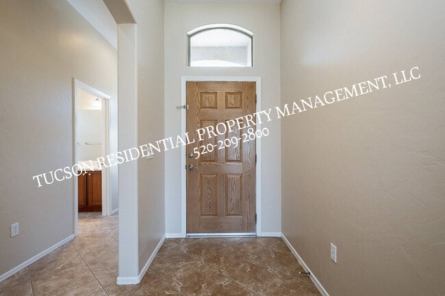 10737 S Miralago Dr in Vail, AZ - Building Photo - Building Photo