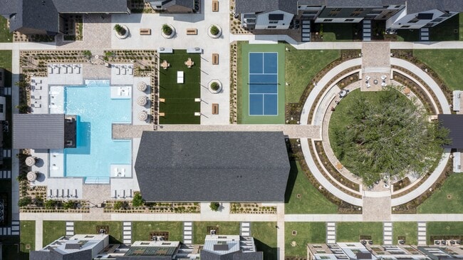 The Oak at Katy Park in Katy, TX - Foto de edificio - Building Photo