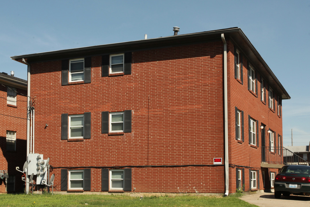 3004 Mid Dale Ln in Louisville, KY - Building Photo