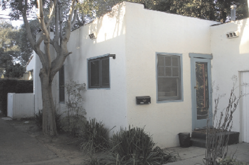 221 W Micheltorena St in Santa Barbara, CA - Building Photo