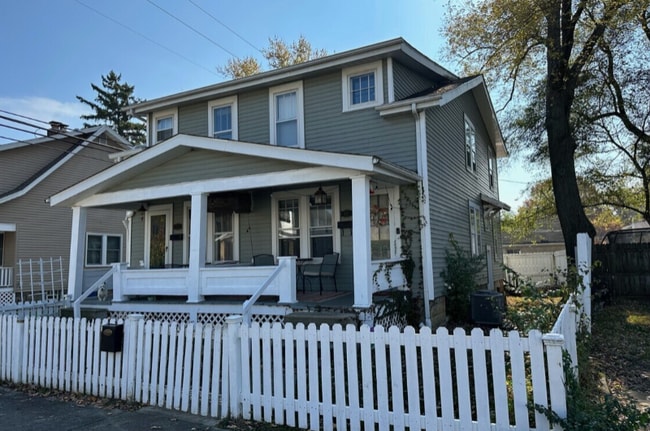property at 433 Crestview Rd
