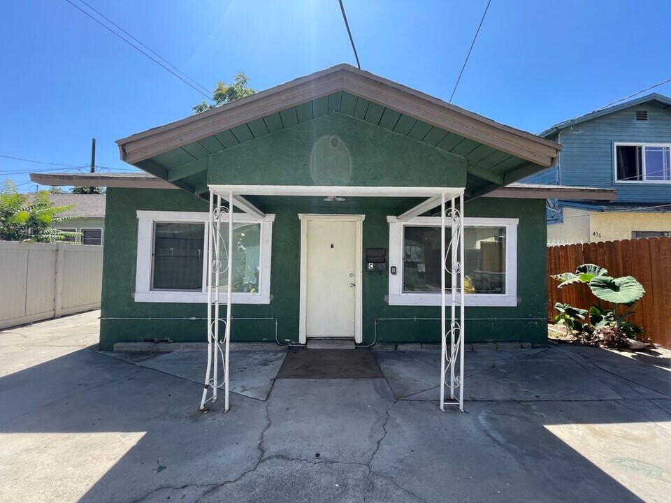 480 E Plymouth St in Long Beach, CA - Building Photo