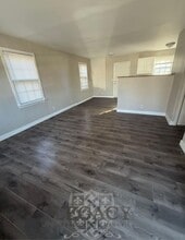 1913 Laurinda Dr in Nashville, TN - Foto de edificio - Building Photo